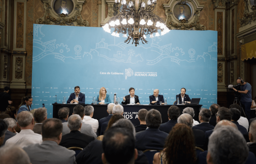 Kicillof insistirá con la ley de endeudamiento en un acto con intendentes y&nbsp;sindicatos