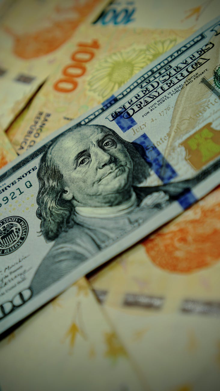 Cotización del dólar de hoy: $1405 oficial y $1415&nbsp;paralelo