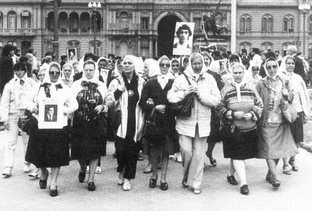 Lanzaron un álbum de figuritas de Madres y Abuelas de Plaza de Mayo de cara al Mundial&nbsp;2026