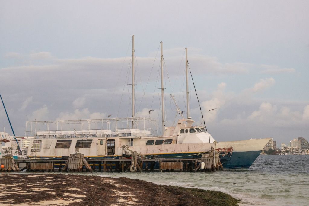 Disputa de prácticos deja varado buque rumbo a Vaca&nbsp;Muerta