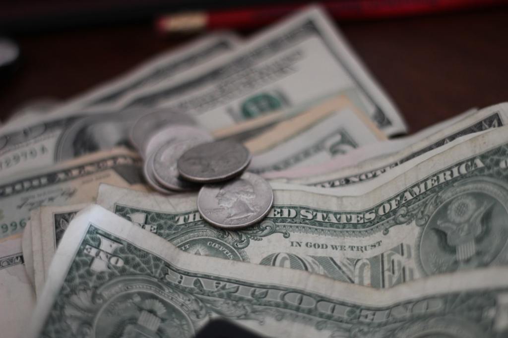Vencimientos de deuda disparan el dólar; BCRA cambia de&nbsp;táctica